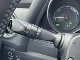 Toyota Auris (2015) thumbnail 13