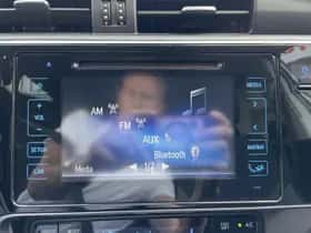 Toyota Auris (2015) thumbnail 15