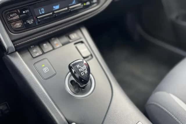 Toyota Auris (2015) thumbnail 19