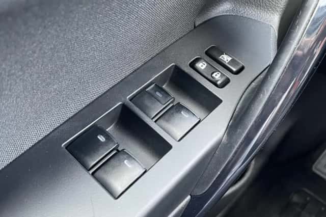 Toyota Auris (2015) thumbnail 20
