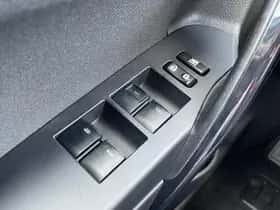 Toyota Auris (2015) thumbnail 20