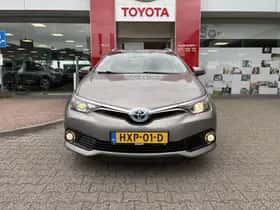 Toyota Auris (2015) thumbnail 6