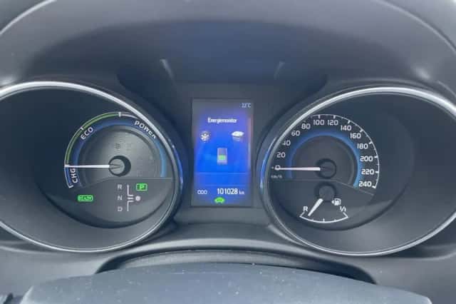 Toyota Auris (2015) thumbnail 10