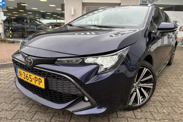 Toyota Corolla (2022) thumbnail 2