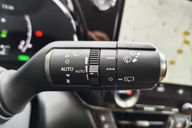 Lexus NX (2022) thumbnail 12