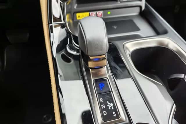 Lexus NX (2022) thumbnail 23