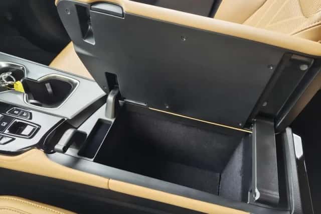 Lexus NX (2022) thumbnail 25