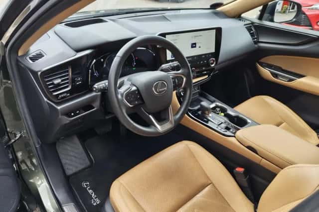 Lexus NX (2022) thumbnail 30