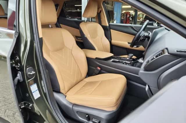 Lexus NX (2022) thumbnail 33