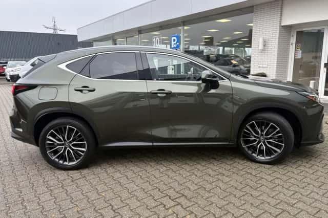 Lexus NX (2022) thumbnail 5