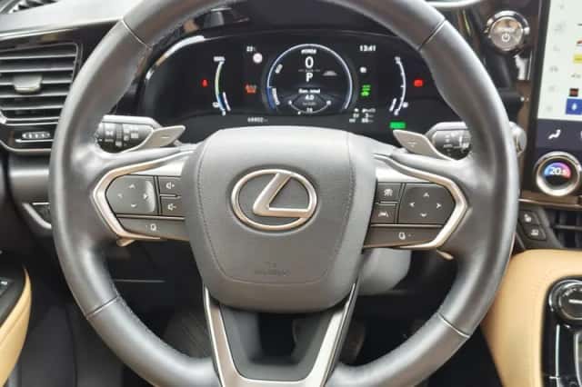 Lexus NX (2022) thumbnail 9