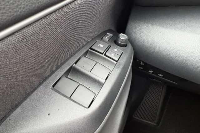 Toyota Yaris Cross (2025) thumbnail 26