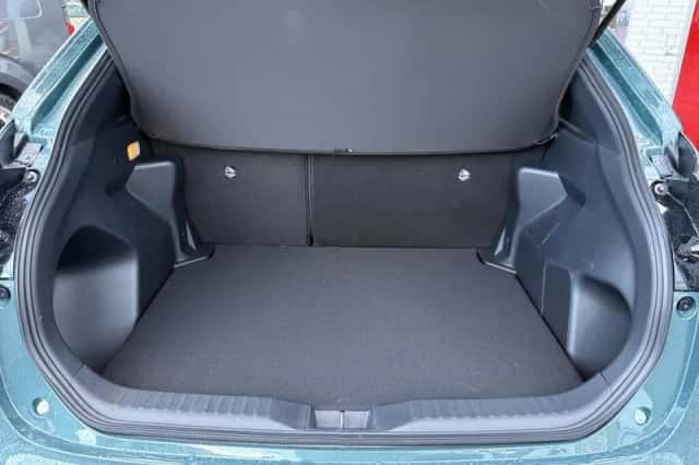 Toyota Yaris Cross (2025) thumbnail 34