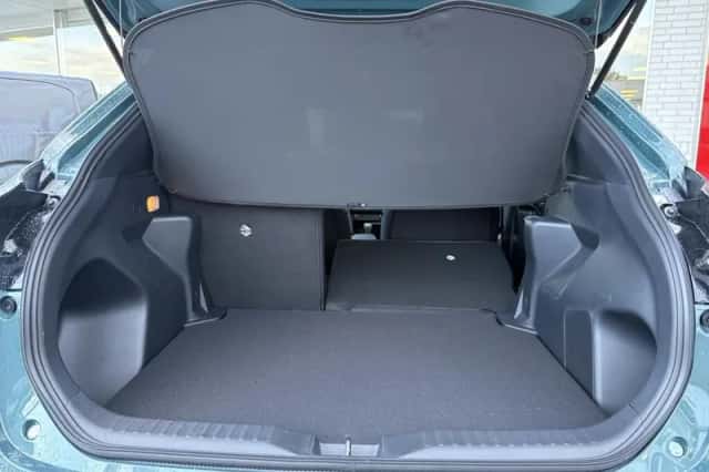 Toyota Yaris Cross (2025) thumbnail 35