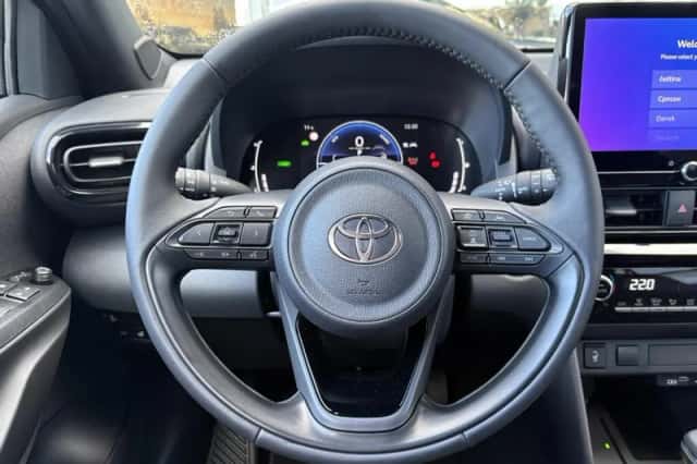 Toyota Yaris Cross (2025) thumbnail 9
