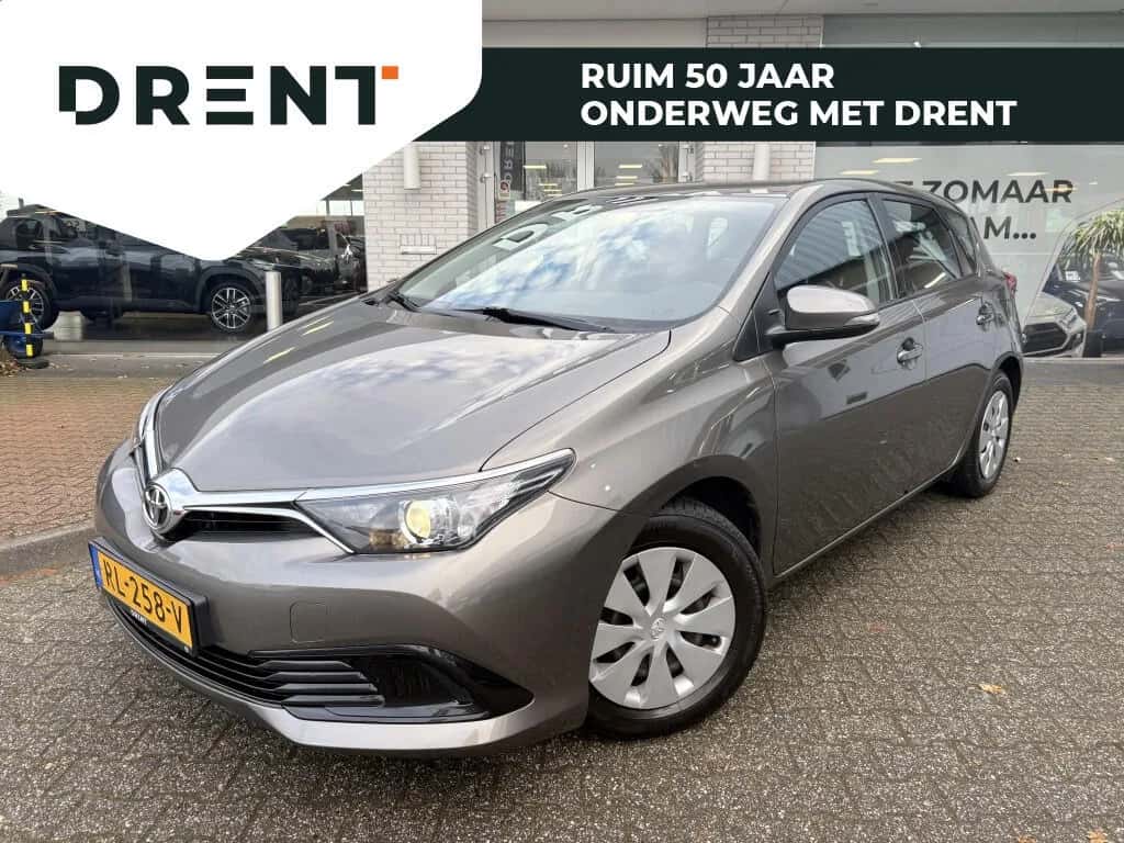 Toyota Auris (2017) — foto 1