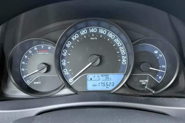 Toyota Auris (2017) thumbnail 11