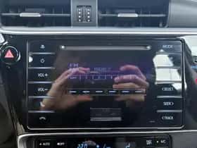 Toyota Auris (2017) thumbnail 17
