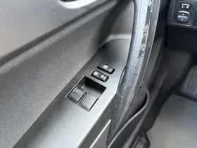 Toyota Auris (2017) thumbnail 23