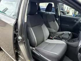 Toyota Auris (2017) thumbnail 27