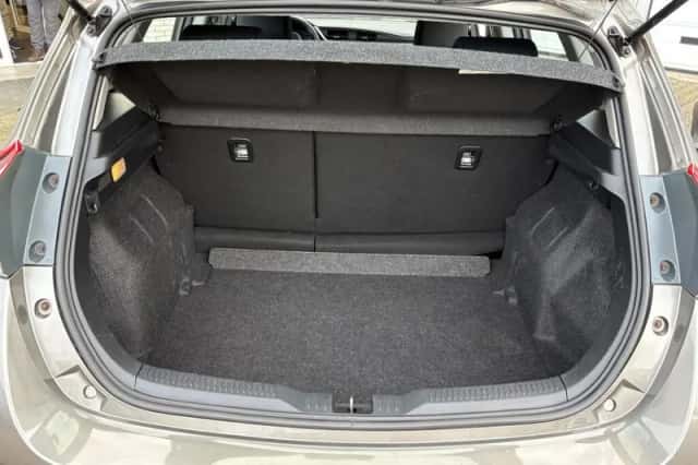 Toyota Auris (2017) thumbnail 30