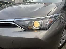 Toyota Auris (2017) thumbnail 32