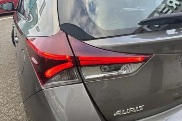 Toyota Auris (2017) thumbnail 33