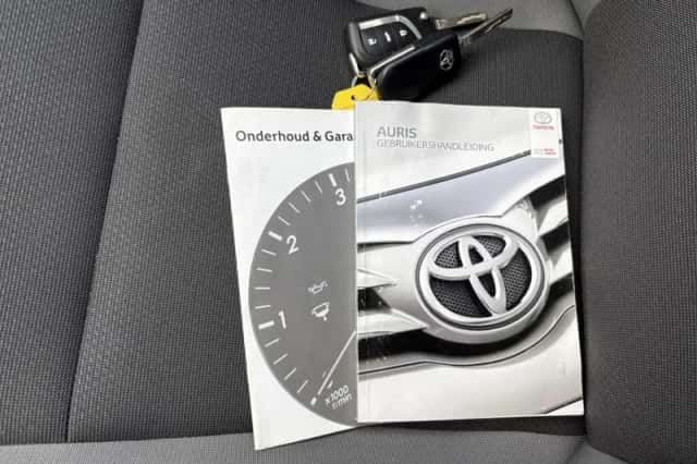Toyota Auris (2017) thumbnail 37