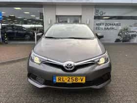 Toyota Auris (2017) thumbnail 6