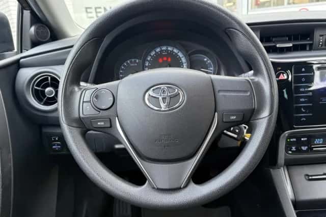 Toyota Auris (2017) thumbnail 10
