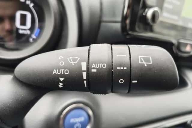 Toyota Yaris (2020) thumbnail 12