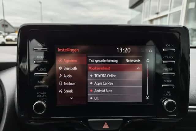 Toyota Yaris (2020) thumbnail 17