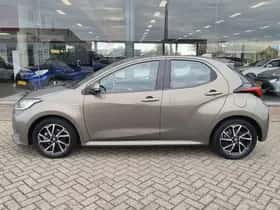 Toyota Yaris (2020) thumbnail 3