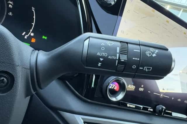 Lexus RX (2023) thumbnail 14