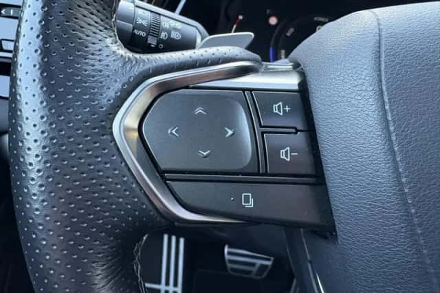 Lexus RX (2023) thumbnail 15