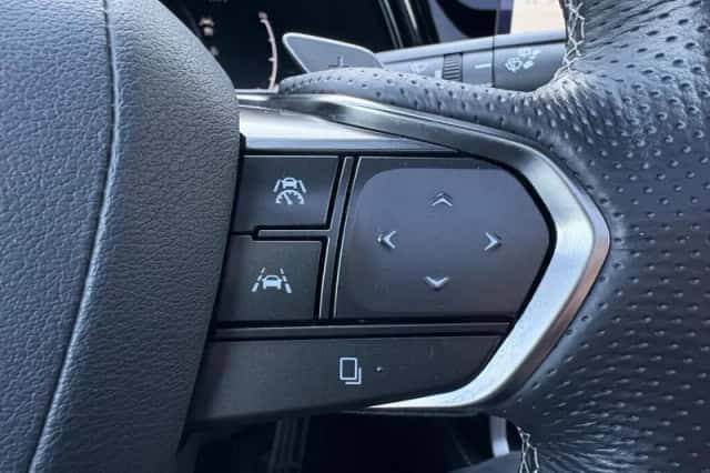 Lexus RX (2023) thumbnail 16