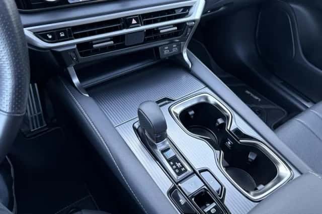 Lexus RX (2023) thumbnail 31