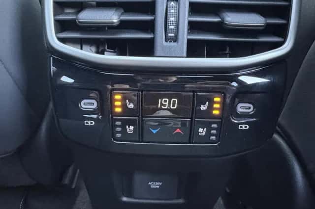 Lexus RX (2023) thumbnail 42