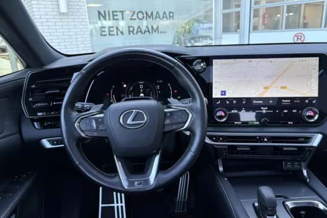 Lexus RX (2023) thumbnail 10