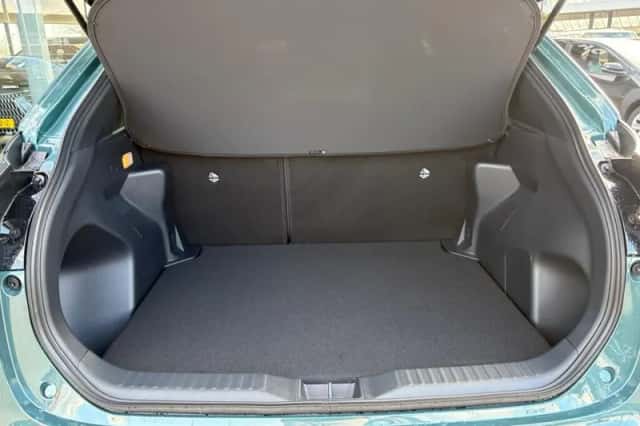 Toyota Yaris Cross (2026) thumbnail 32