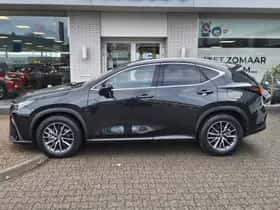 Lexus NX (2025) thumbnail 3