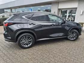Lexus NX (2025) thumbnail 5