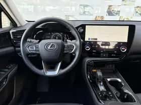Lexus NX (2025) thumbnail 9