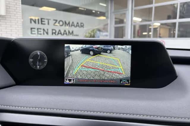 Lexus UX (2022) thumbnail 21