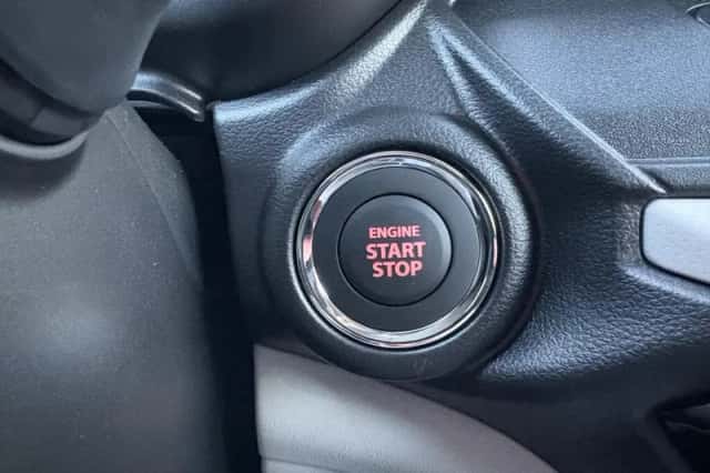 Suzuki Swift (2025) thumbnail 16