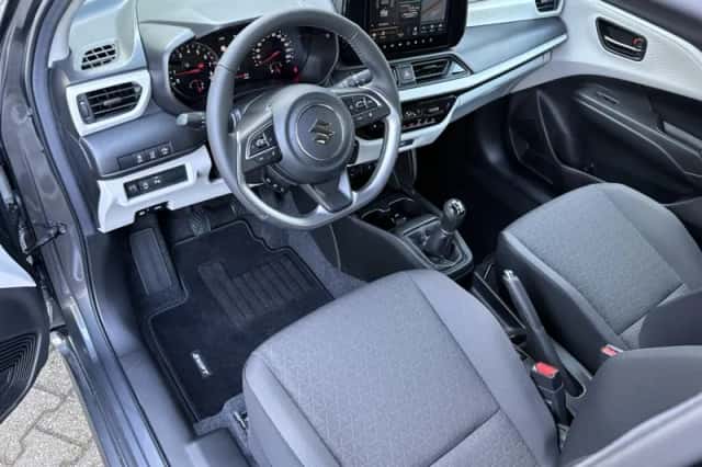 Suzuki Swift (2025) thumbnail 28