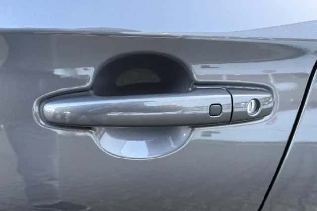 Suzuki Swift (2025) thumbnail 36
