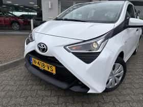 Toyota Aygo (2022) thumbnail 2