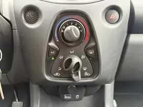 Toyota Aygo (2022) thumbnail 20
