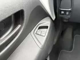 Toyota Aygo (2022) thumbnail 23